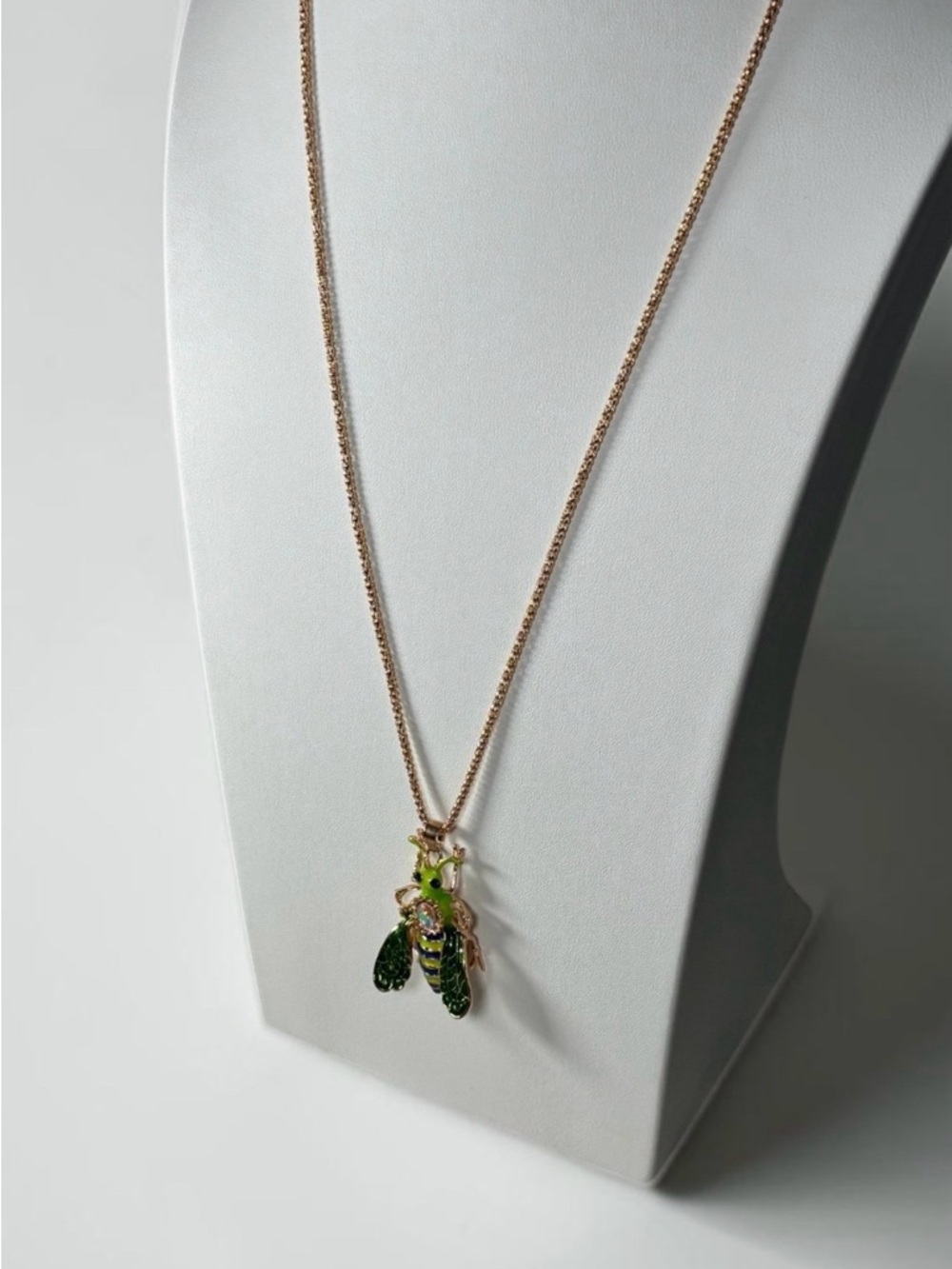 Betsey Johnson Green Enamel Crystal Insect Bee Pendant Necklace - Picture 4 of 8